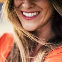 Tratamiento Blanqueamiento Dental Pola Light con luz led