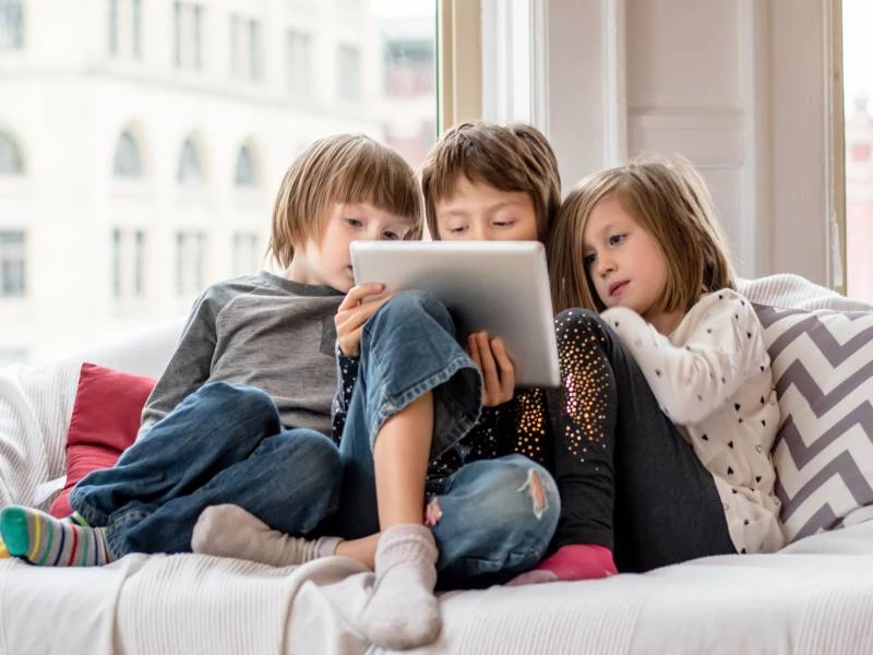 Cursos y talleres para familias, AMPAS...