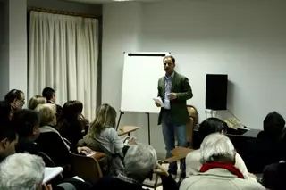 Borja Cabezón, satisfecho con la participación ciudadana en el debate del PSOE Majadahonda
