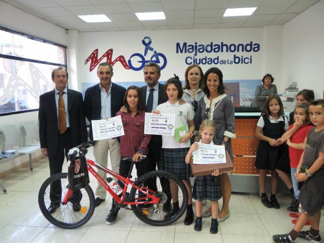 740 participantes en el concurso escolar de dibujo sobre el uso de la bicicleta
