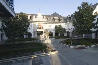 Los grupos políticos del Ayuntamiento acuerdan por unanimidad rebajar sus retribuciones
