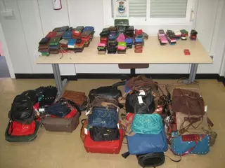 La Policía Local de Majadahonda requisa más de 500 artículos falsos en el mercadillo
