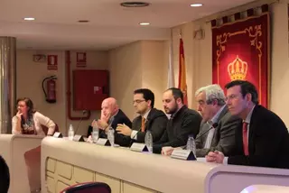 UPyD critica los recortes en Sanidad en un acto público en Majadahonda