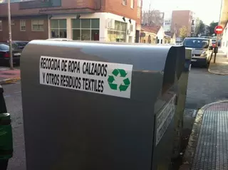 IU-Los Verdes presenta una moción para que el ayuntamiento de Majadahonda controle los contenedores de ropa ilegales