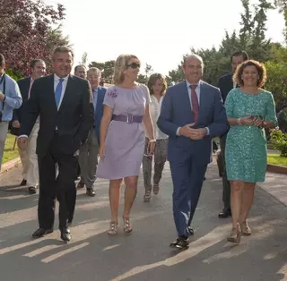 De Guindos, Aguirre, González y De Foxá asisten al Foro Madrid
