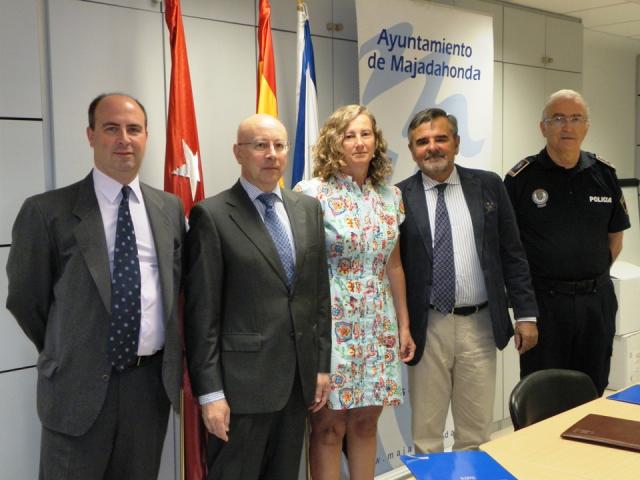 El Ayuntamiento y la DGT firman un convenio en materia de seguridad
