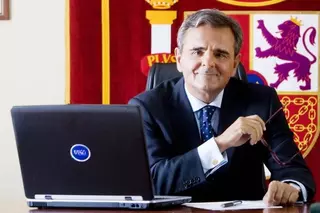 De Foxá: “El que debe justificar su sueldo es Borja Cabezón”