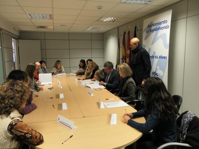El Ayuntamiento invierte más de 100.000€ en mantener las actividades escolares y el auxiliar de infantil en los colegios