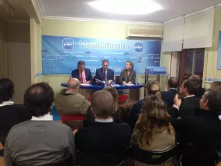 PP: "El consejero de Economía y Hacienda alaba las políticas económicas del Gobierno Municipal en Majadahonda"