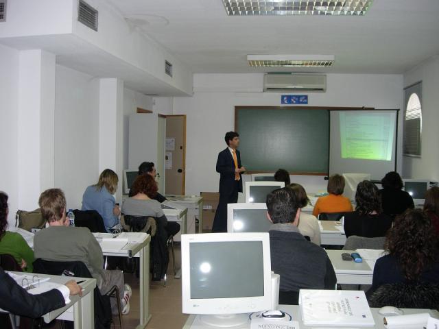 El Ayuntamiento impulsa la inserción laboral con nuevos talleres para desempleados y emprendedores