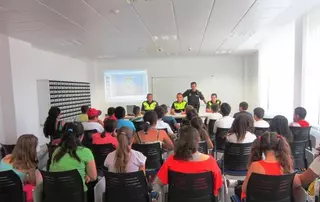 Los escolares de Majadahonda visitan las instalaciones de la Policía Local