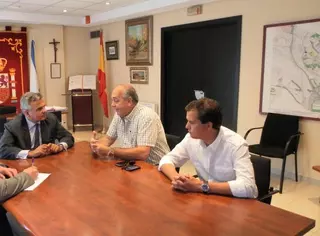El alcalde de Majadahonda se reúne con representantes de la organización venezolana “Voluntad Popular”