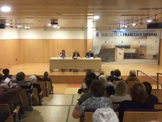 Encuentro con lectores en torno a la novela ‘La cabeza en llamas’, de Luis Mateo Díez