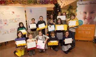 Los escolares muestran su solidaridad con los niños enfermos de cáncer