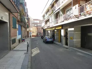 El Ayuntamiento de Majadahonda ejecuta las obras de mejora del entorno de la oficina de Correos de la calle Oriente