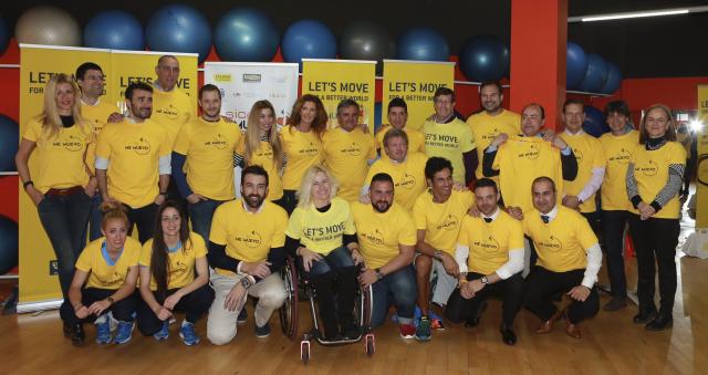 El alcalde de Majadahonda y la gerente del Hospital Puerta de Hierro se suman a la campaña de físico por un mundo mejor
