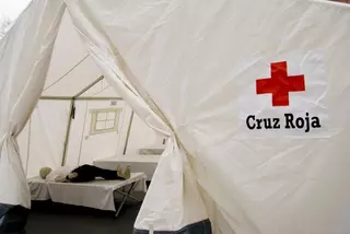 Voluntarios de Cruz Roja se preparan en El Plantío para combatir el ébola