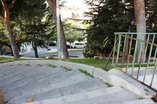 Los socialistas proponen un plan para mejorar la movilidad de los peatones y la eliminación de barreras arquitectónicas en Majadahonda
