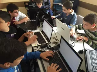 CoderRojo se despide este curso con la celebración de un Hackaton junior