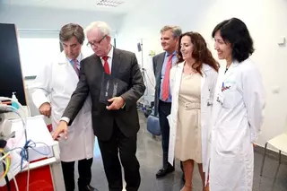 El Alcalde y el Consejero de Sanidad visitan la Unidad de Ensayos Clínicos Oncológicos del Hospital Puerta de Hierro