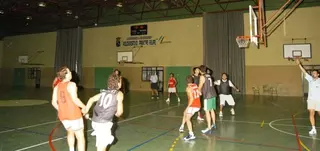 Éxito de convocatoria de los campeonatos deportivos populares para mayores de 18 años