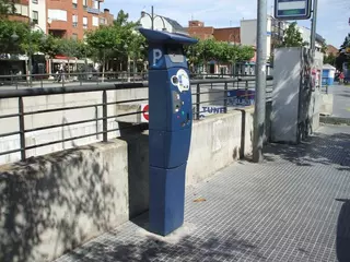 7.000 firmas de vecinos consiguen paralizar la ampliación de la zona azul en el solar del Mercadillo de Majadahonda
