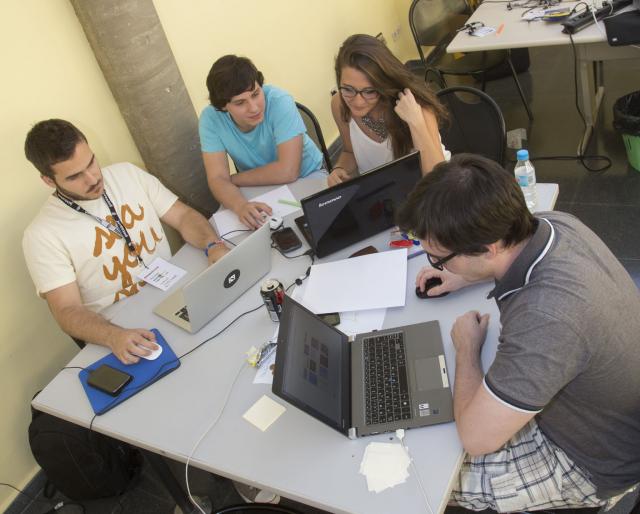 El Ayuntamiento y la Universidad Francisco de Vitoria organizan el Hackathon IES-Cities