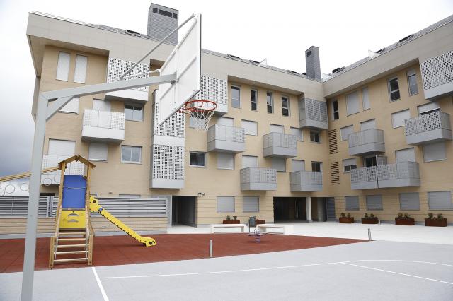 Cuarenta y siete familias acceden a las viviendas públicas del “Residencial Flauta Mágica”