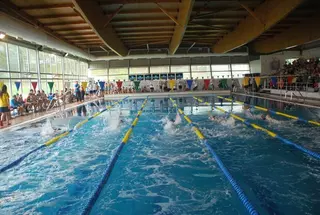 Huerta Vieja acogió la final de la VI Liga Escolar de Natación en Majadahonda