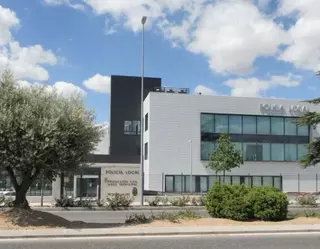 La Policía local expone online los objetos perdidos encontrados en Majadahonda