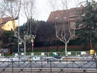 Comienzan las obras para mejorar las condiciones de espera de los viajeros en seis paradas de autobús