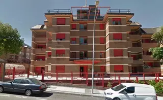 La Asociación de Vecinos de Majadahonda pide que se aplace el desalojo de las familias de las “Casas rojas”