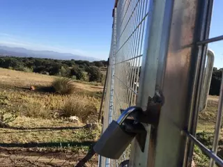 La Asociación de Amigos de los Caminos denuncia nuevamente el cierre del Camino Romanillos