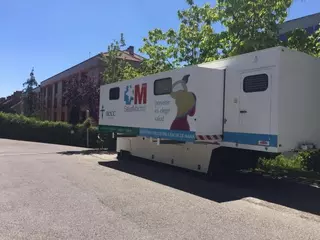 El “mamobus” realiza reconocimientos para prevenir y detectar cáncer de mama en mujeres entre 50 y 69 años