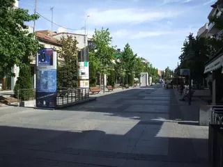 El Ayuntamiento de Majadahonda aumentará la seguridad en la Gran Vía con la colocación de maceteros de hormigón