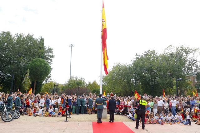 De Foxá en el Homenaje a la Bandera: “Levanto mi voz contra los golpistas que quieren romper la unidad de España”