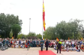 De Foxá en el Homenaje a la Bandera: “Levanto mi voz contra los golpistas que quieren romper la unidad de España”
