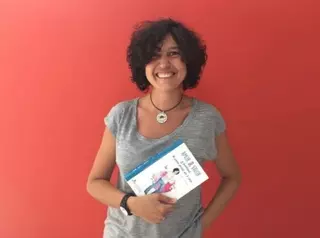 Leyre Contreras comparte su experiencia frente al cáncer de mama en una charla abierta a los vecinos