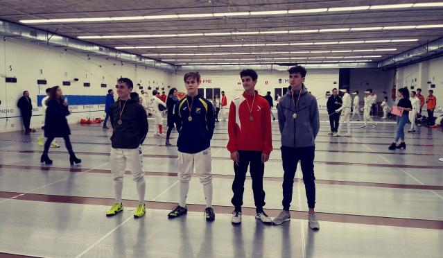 Éxito de los deportistas majariegos en hockey, atletismo y esgrima
