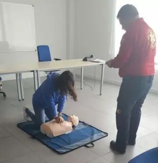 Alumnos de Majadahonda aprenden las funciones de los agentes de Policía Local