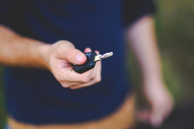 Las mejores alternativas al alquiler de coches con conductor en Madrid