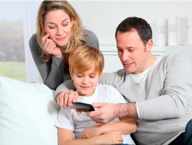 Taller para que los padres acompañen a sus hijos en el uso de las redes sociales
