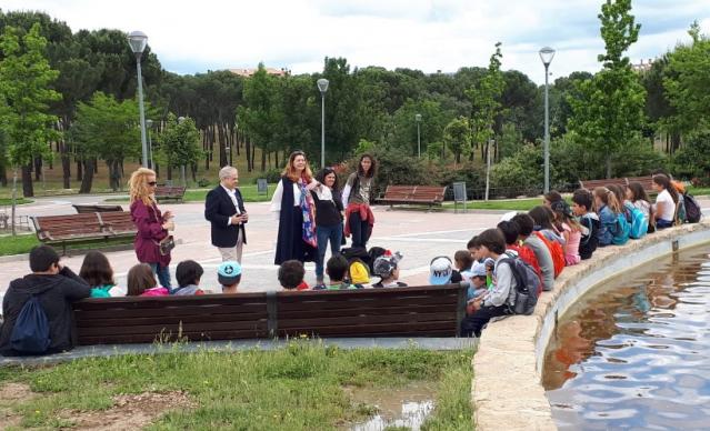 Escolares de Majadahonda celebran el Día Mundial del Medio Ambiente en el gran Parque Felipe VI