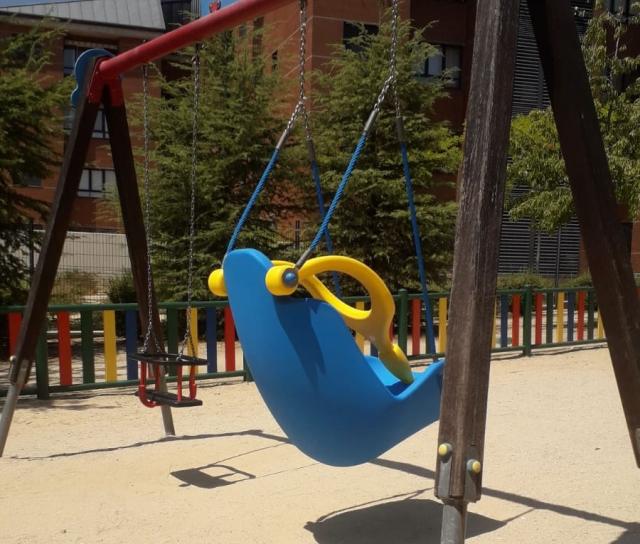El Ayuntamiento de Majadahonda instala un columpio para niños con movilidad reducida