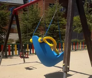El Ayuntamiento de Majadahonda instala un columpio para niños con movilidad reducida