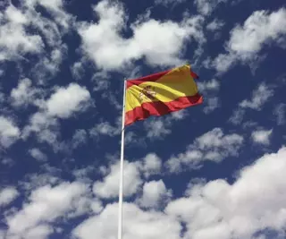 Majadahonda rinde un gran homenaje a la Bandera de España