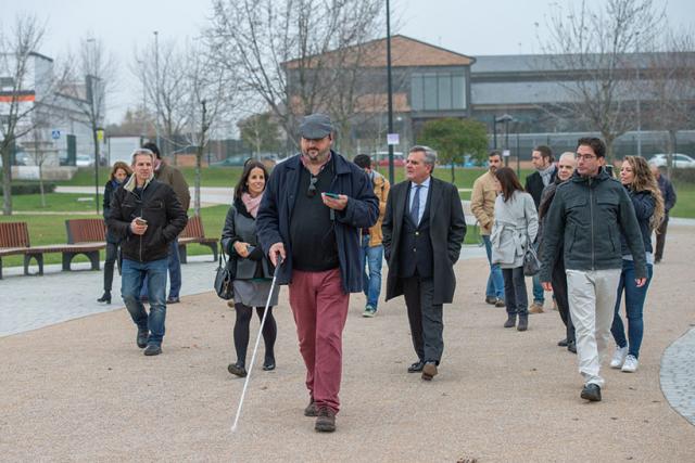 El parque Adolfo Suárez de Majadahonda, primero de España accesible para personas con discapacidad visual