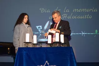 Trescientos jóvenes de Majadahonda asisten al acto conmemorativo de la Memoria del Holocausto