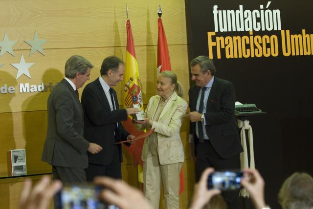 Antonio Soler recoge el Premio Umbral al Libro del Año por “Sur”