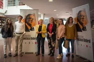 Mª José Montón y España Suárez entregan los Premios de Columnismo Francisco Umbral a jóvenes de Majadahonda